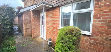 4 bed semi-detached house to rent