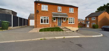 4 bed detached house for sale