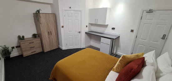 Room to rent in Selsey Road, Edgbaston, Birmingham B17