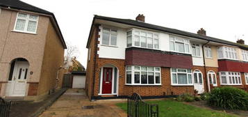 3 bedroom semi-detached house to rent