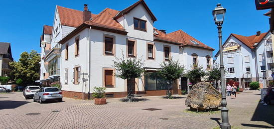 großes Haus in der Altstadt mit Keller