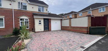 3 bed semi-detached house to rent