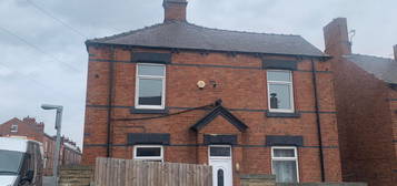 2 bed end terrace house to rent