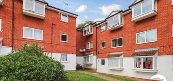 Flat for sale in Heathdene Drive, Belvedere DA17