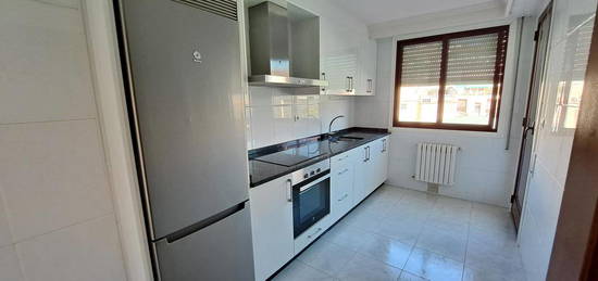 Apartamento de alquiler en Rúa Río Sil, Ventiun