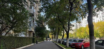 Apartament pentru familie. Metrou. Parc. Piata