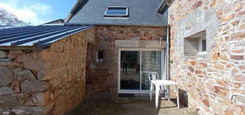 MAISON en pierres avec petit terrain à Lannion 