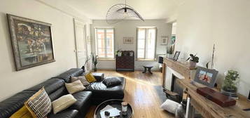 A LOUER T4 91M² RUE MONTARDY 1398.03 EUROS CC