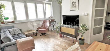 Pronájem bytu 2+kk 56 m², U Městských domů, Praha