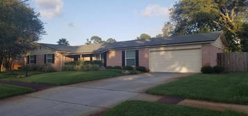 3382 Bowers Ln, Jacksonville, FL 32257