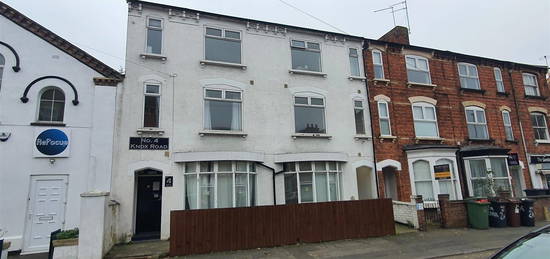 Terraced house to rent in Knox Road, Wellingborough NN8