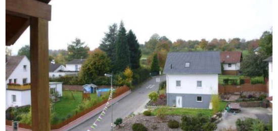 Helle Dachgeschosswohnung in Waldhilsbach