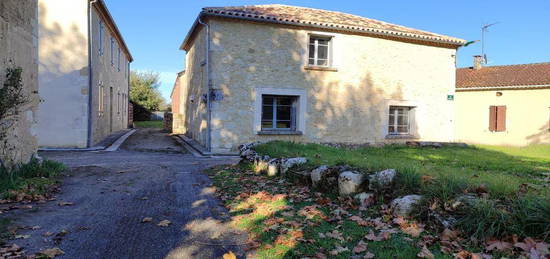 Maison de village en pierres, avec terrain, à rénover