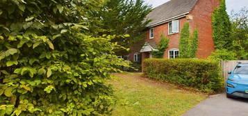 4 bed detached house to rent