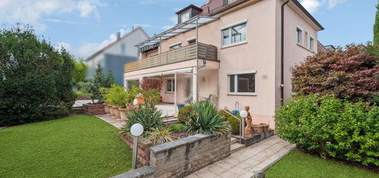 Elegantes Anwesen mit großzügiger Südterrasse und Doppelgarage in Bad Cannstatt - Espan