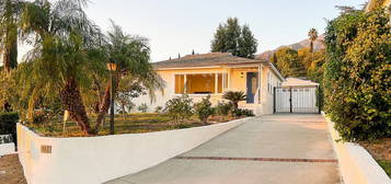 3055 Henrietta Ave, La Crescenta, CA 91214