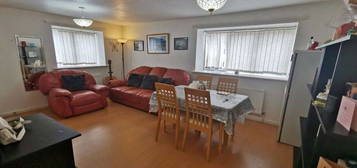 2 bed maisonette for sale