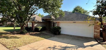 15612 Summit Parke Dr, Edmond, OK 73013