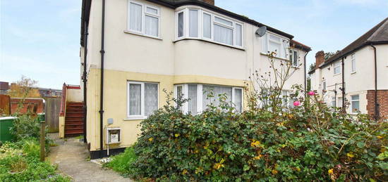 Maisonette for sale in Russell Close, Bexleyheath DA7