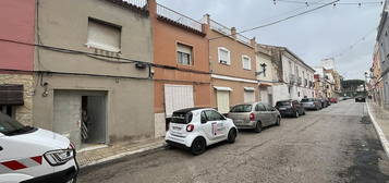 Casa adosada en calle General Castaños en Ayuntamiento - Centro, Alzira