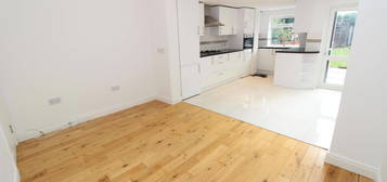 4 bed property to rent