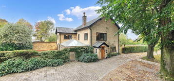 3 bed detached house for sale