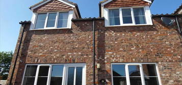 2 bed semi-detached house to rent