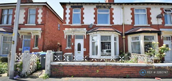 3 bedroom semi-detached house