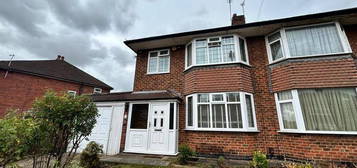 3 bedroom semi-detached house to rent