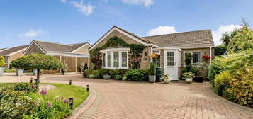 3 bed detached bungalow for sale