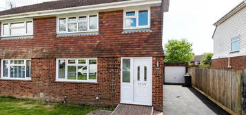 3 bedroom semi-detached house to rent