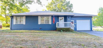 205 W  16th St, Holden, MO 64040