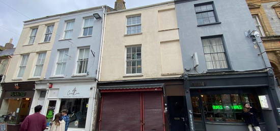 Flat to rent in Old Brewery Yard, High Street, Falmouth TR11