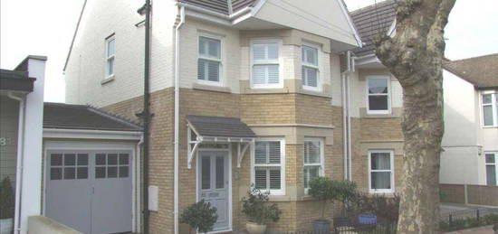 4 bedroom semi-detached house