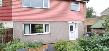 3 bed semi-detached house for sale