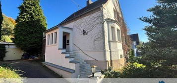 Gepflegtes, freistehendes Einfamilienhaus in Oberbexbach-Genialer Garten mit Garage und Dachterrasse