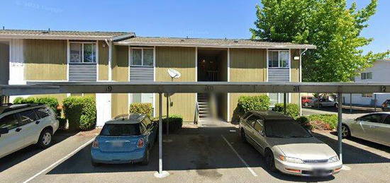 811 73rd Street Ct E Apt 9, Tacoma, WA 98404