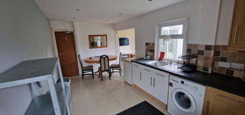 5 bed shared accommodation to rent