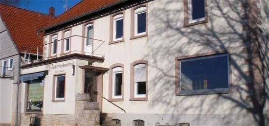 Schönes massives großzügiges Haus für 1 bis 2 Familien und Gewerbeeinheit aus Duingen an Großfamilie abzugeben