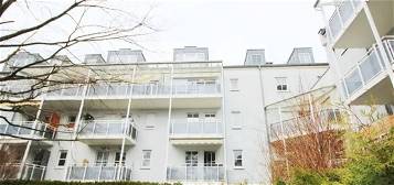 Exklusive 4-Zimmer-Wohnung mit Balkon und EBK in Freising