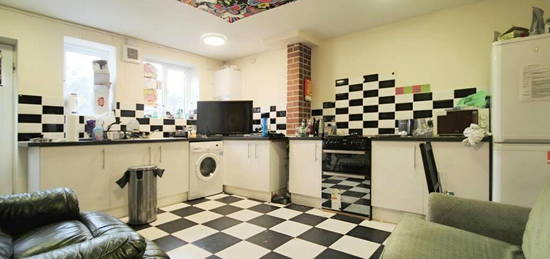 4 bedroom terraced house