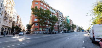 Piso en venta en Ibiza de Madrid