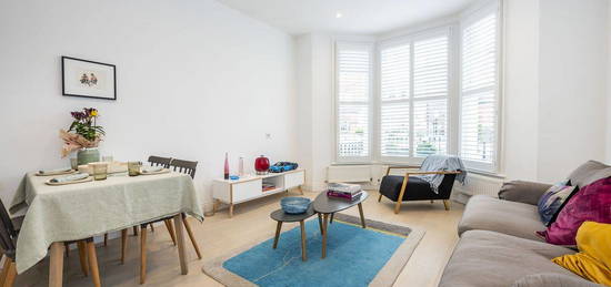 Flat to rent in Fulham Park Gardens, London SW6