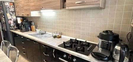 Apartament modern 2 camere, balcon, gradina, parcare, 1 min Metrou MB