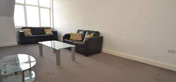 2 bed flat to rent