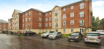 Flat to rent in Brunel Crescent, Swindon SN2