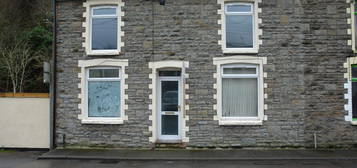 3 bed end terrace house to rent