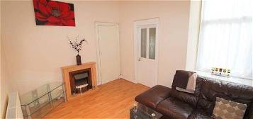 Flat to rent in Victoria Road, Aberdeen AB11