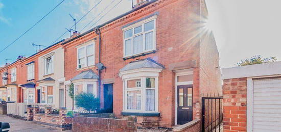 5 bedroom terraced house