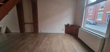 Terraced house to rent in Romney Street, Manchester M40